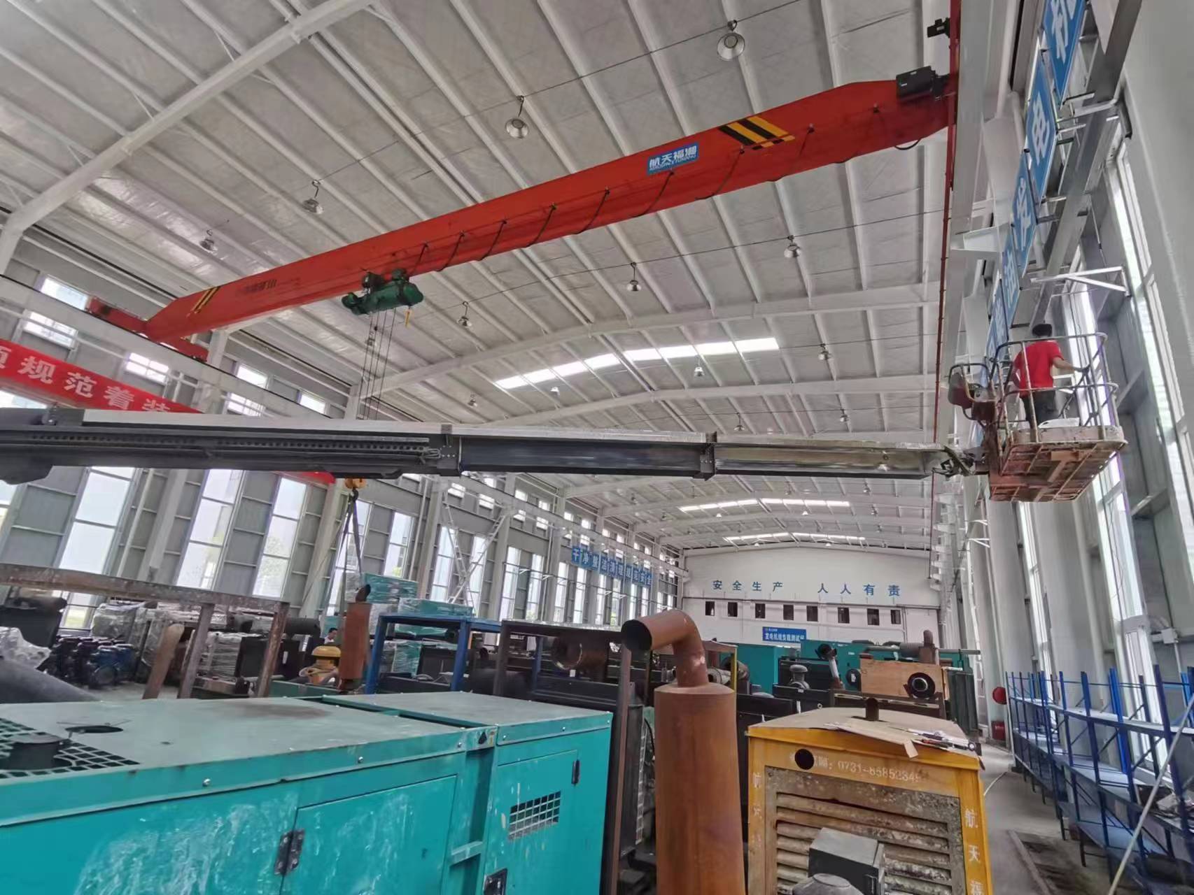 工厂安装监控摄像头图片